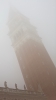 Der Campanile im Nebel